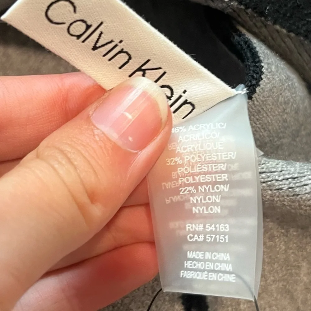 $68 NWT Calvin Klein Women's Infinity Logo Scarf Black Gray One Size